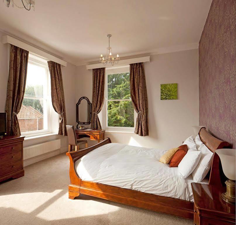 The Thomas Paine Hotel เทตฟอร์ด ภายนอก รูปภาพ